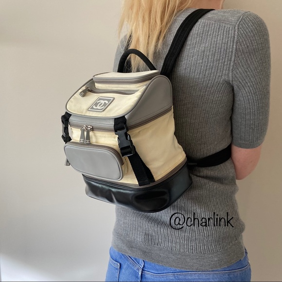 ❌SOLD❌ CHANEL mini backpack - Authentic Vintage - Picture 2 of 16